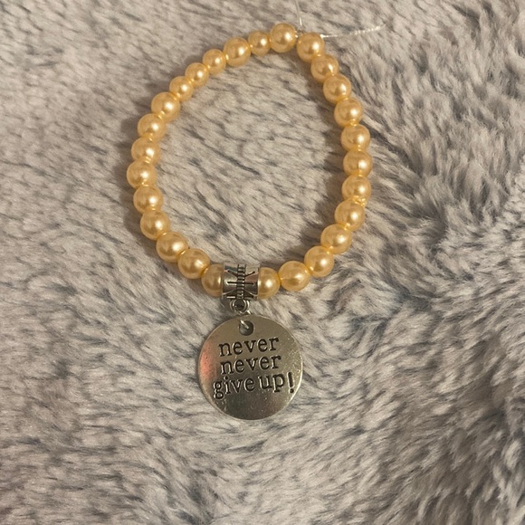 Never give up bracelet❤️ - Picture 1 of 1